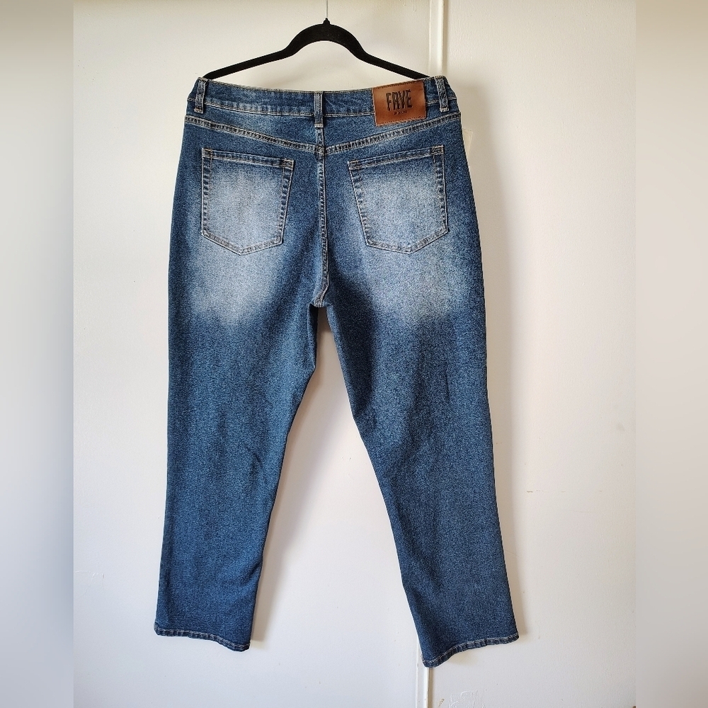 Frye women's high-rise tapered hem stretch jeans, Denim sz 10/30 oversized. - Picture 15 of 17